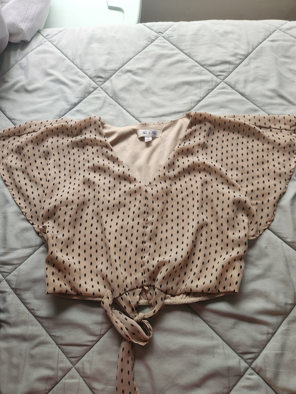She + Sky Beige Polka-Dot Tie-Front V-Neck Crop Top